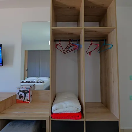 Ξενοδοχείο Esmerald 3*