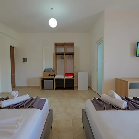 Ξενοδοχείο Esmerald 3*