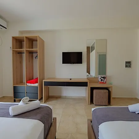 Hotel Esmerald 3*