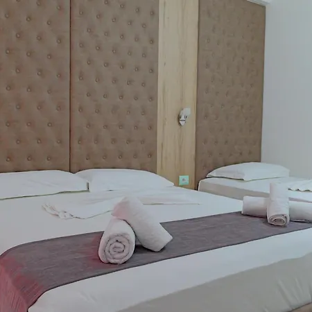 Hotel Esmerald 3*