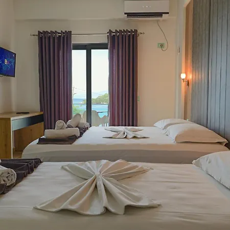 Hotel Esmerald 3*